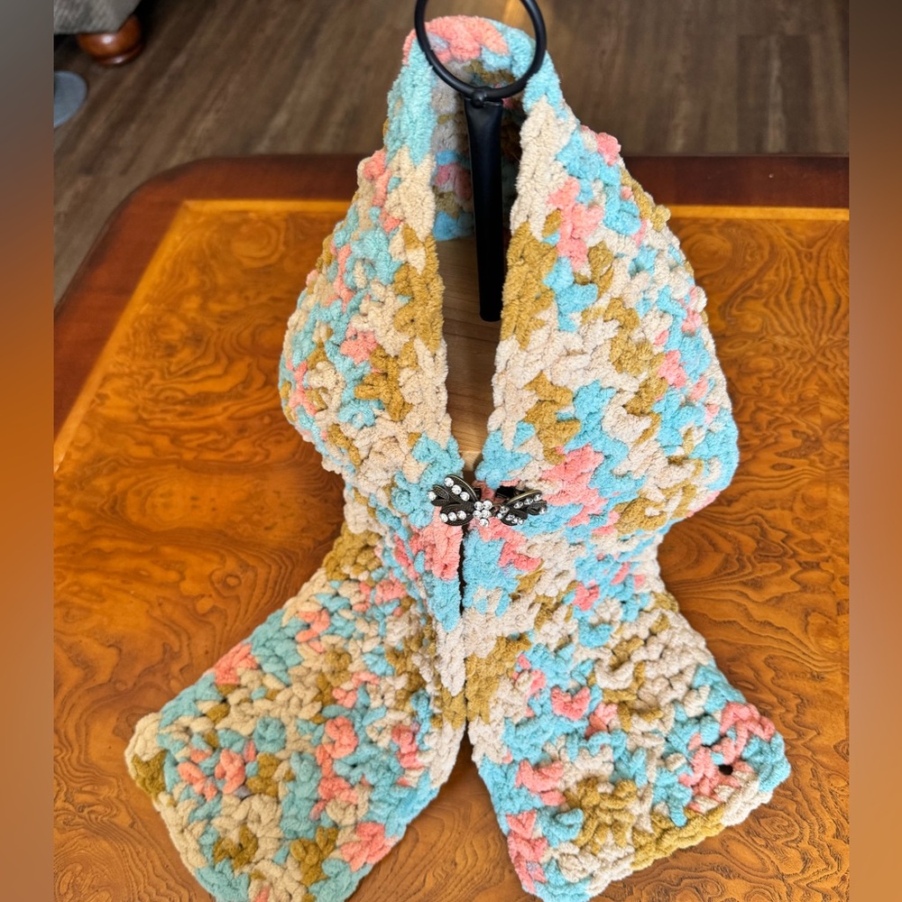 Handcrafted Hand Crocheted Scarflet (Short Scarf) with Cute Scarf Clip